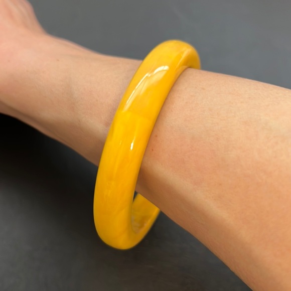 Jewelry - Vintage Plastic Bangle Bracelet, Marble Yellow, Retro, Boho